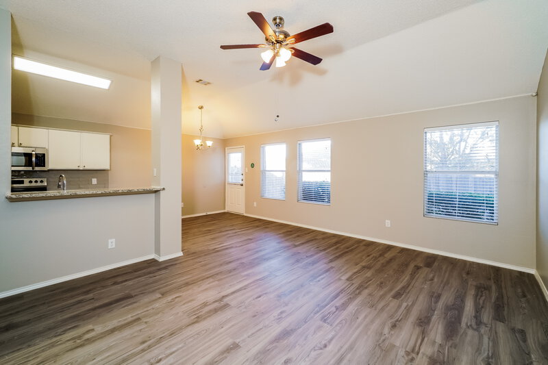 3,200/Mo, 706 Langford Dr Arlington, TX 76018 Living Room View