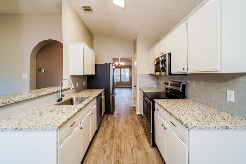 3,200/Mo, 706 Langford Dr Arlington, TX 76018 Kitchen View