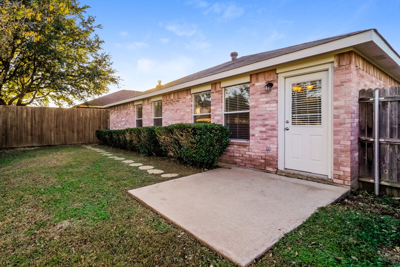 3,200/Mo, 706 Langford Dr Arlington, TX 76018 Rear View