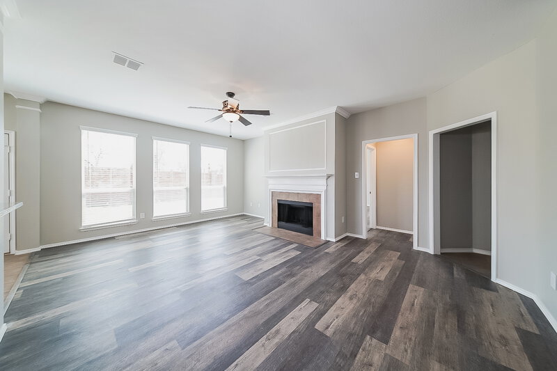 3,270/Mo, 4525 Shady Hollow Dr Fort Worth, TX 76123 Living Room View
