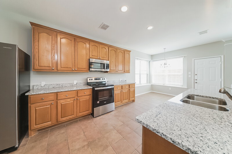 3,270/Mo, 4525 Shady Hollow Dr Fort Worth, TX 76123 Kitchen View 2