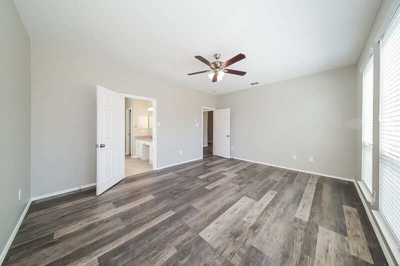 3,270/Mo, 4525 Shady Hollow Dr Fort Worth, TX 76123 Main Bedroom View 2