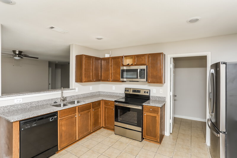 2,285/Mo, 12716 Northern Pine Dr Fort Worth, TX 76244 Kitchen View