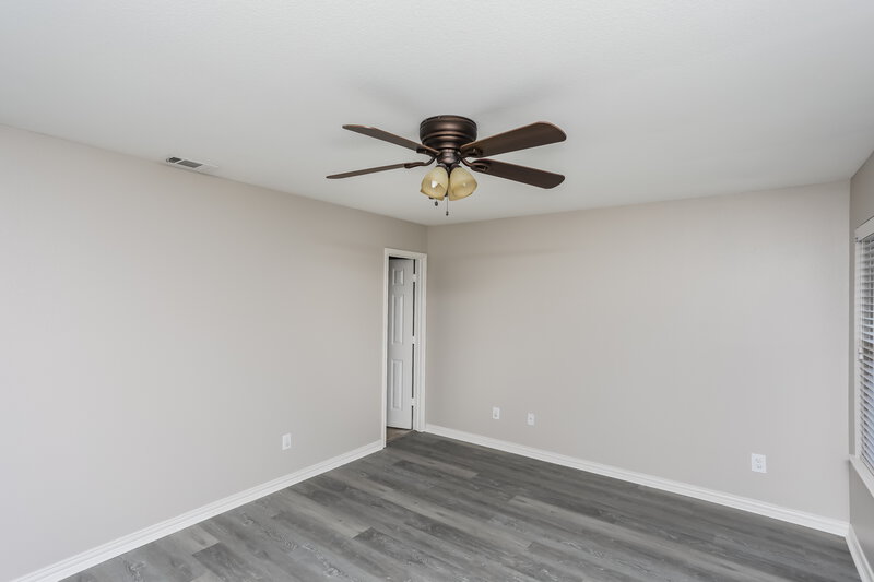 2,285/Mo, 12716 Northern Pine Dr Fort Worth, TX 76244 Bedroom View 2