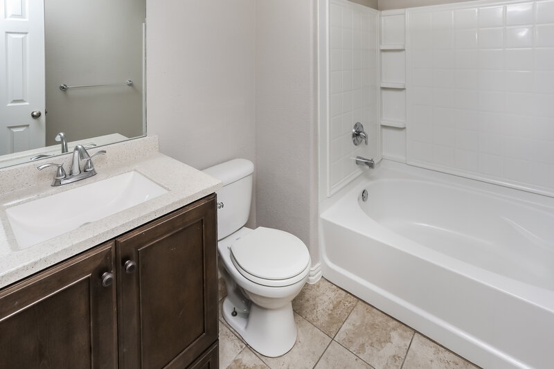 2,285/Mo, 12716 Northern Pine Dr Fort Worth, TX 76244 Bathroom View