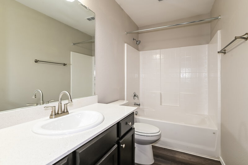 1,845/Mo, 5660 McClelland St Forney, TX 75126 Bathroom View 2