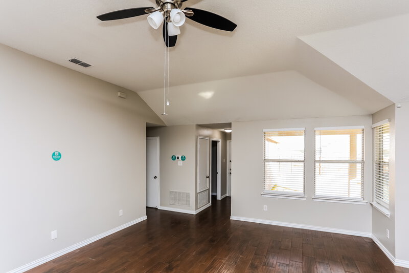 1,870/Mo, 312 Singleton Dr Royse City, TX 75189 Living Room View 2