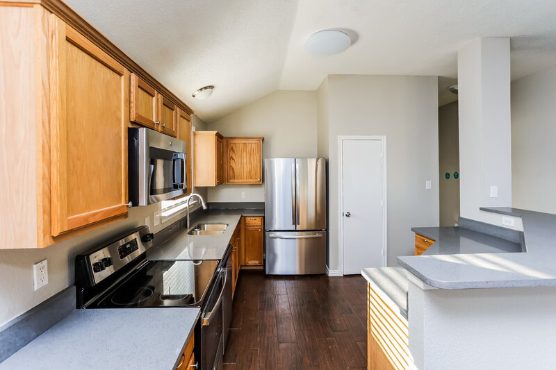 1,870/Mo, 312 Singleton Dr Royse City, TX 75189 Kitchen View 2