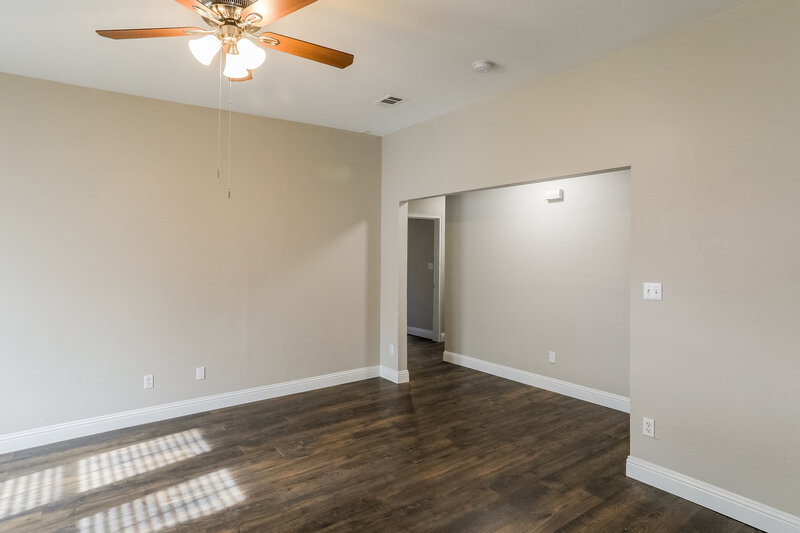 2,020/Mo, 212 W 4th St Kennedale, TX 76060 Living Room View 2