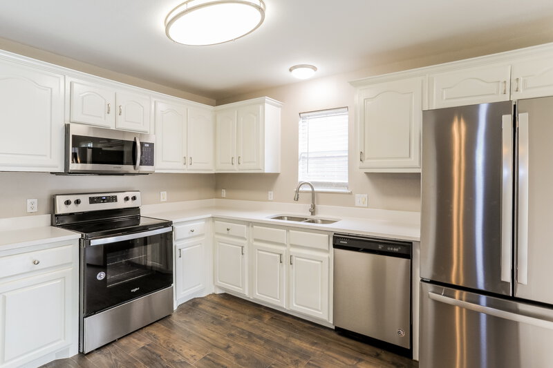2,020/Mo, 212 W 4th St Kennedale, TX 76060 Kitchen View