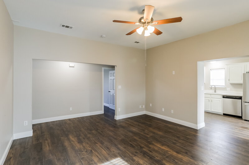 2,020/Mo, 212 W 4th St Kennedale, TX 76060 Bedroom View 3
