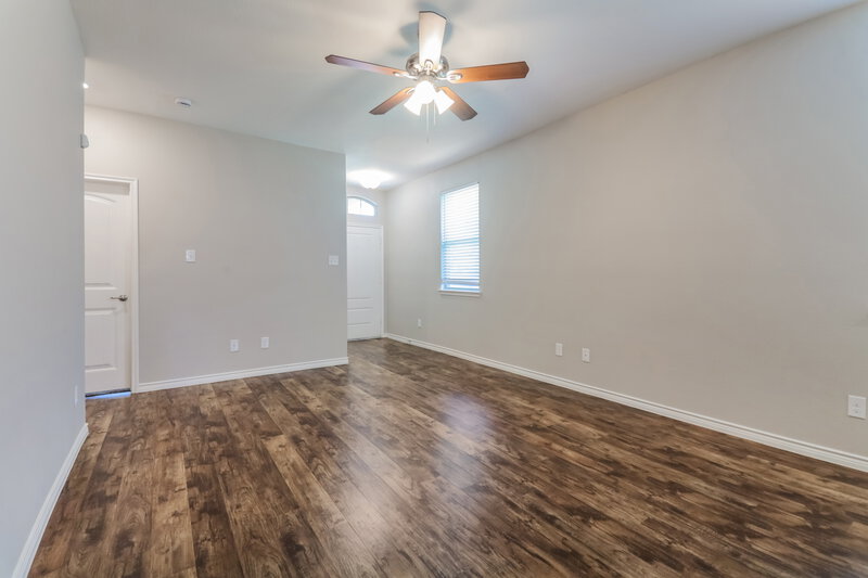 2,245/Mo, 2253 Barx Dr Little Elm, TX 75068 Living Room View 4