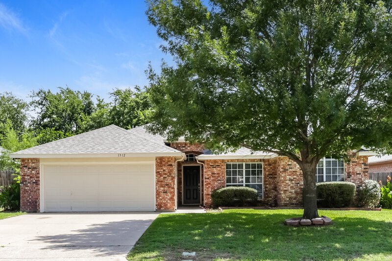 2,615/Mo, 1512 Fern Dr Mansfield, TX 76063 External View