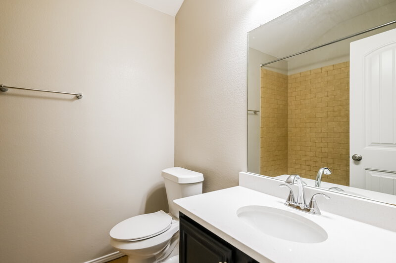 2,305/Mo, 113 Independence Trl Forney, TX 75126 Bathroom View