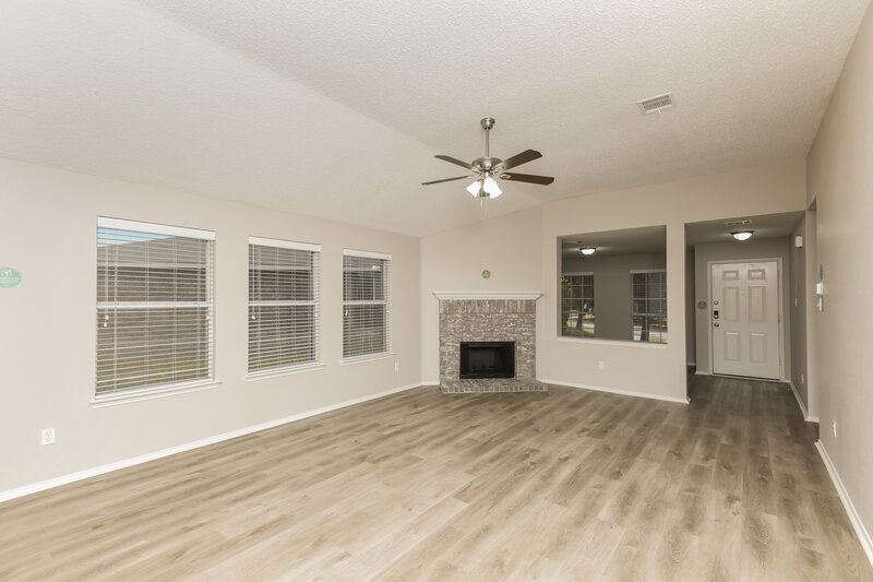 2,305/Mo, 2334 McIntosh Ct Lancaster, TX 75134 Living Room View 2