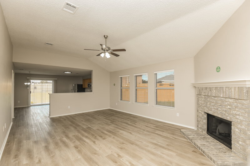2,305/Mo, 2334 McIntosh Ct Lancaster, TX 75134 Living Room View 3
