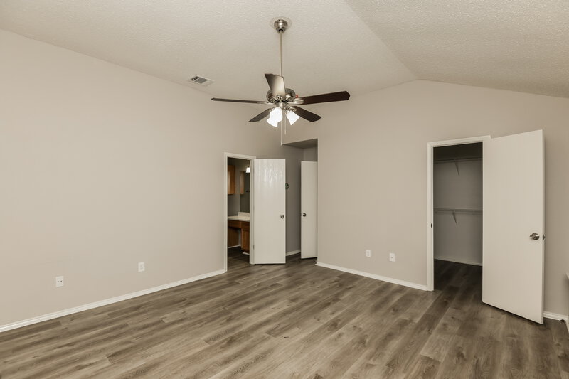 2,305/Mo, 2334 McIntosh Ct Lancaster, TX 75134 Main Bedroom View