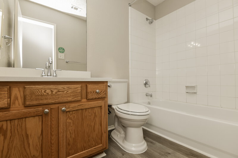 2,305/Mo, 2334 McIntosh Ct Lancaster, TX 75134 Bathroom View