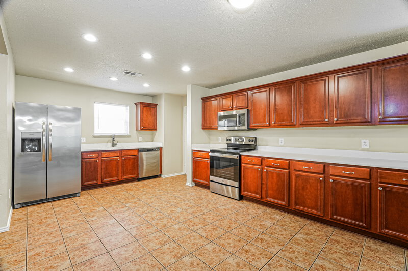 2,675/Mo, 604 Snowy Orchid Ln Desoto, TX 75115 Kitchen View