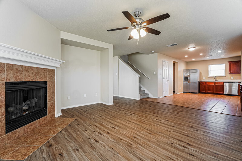 2,675/Mo, 604 Snowy Orchid Ln Desoto, TX 75115 Family Room View