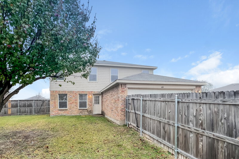 2,820/Mo, 604 Snowy Orchid Ln Desoto, TX 75115 Rear View