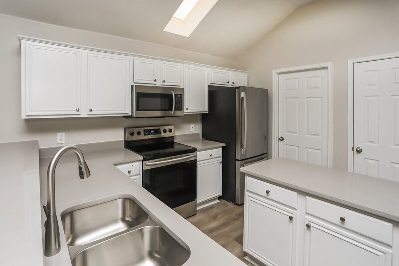 2,595/Mo, 6302 Stoneford Ct Arlington, TX 76001 Kitchen View
