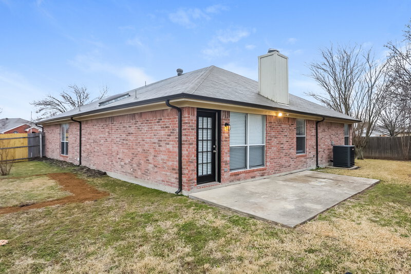 2,595/Mo, 6302 Stoneford Ct Arlington, TX 76001 Rear View