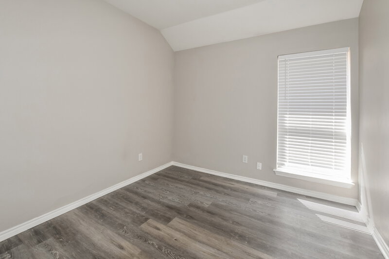 2,210/Mo, 717 Rockett Ln Cedar Hill, TX 75104 Bedroom View 2