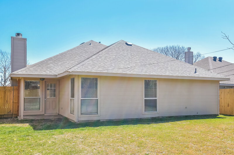 2,210/Mo, 717 Rockett Ln Cedar Hill, TX 75104 Rear View