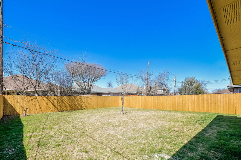 2,210/Mo, 717 Rockett Ln Cedar Hill, TX 75104 Exterior View 2