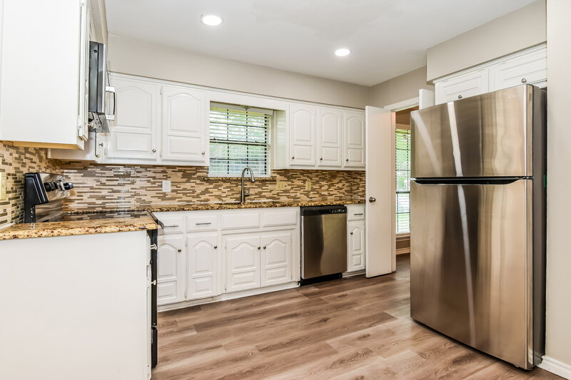 2,005/Mo, 504 N Winding Oaks Dr Wylie, TX 75098 Kitchen View