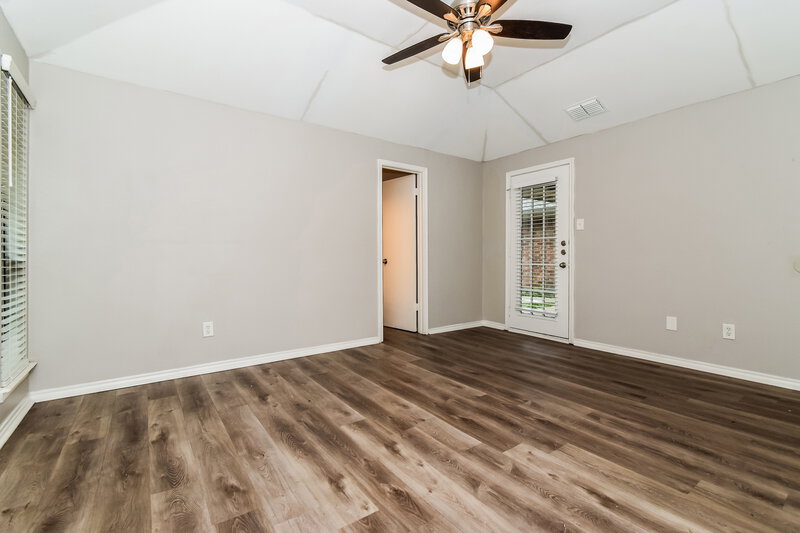 2,005/Mo, 504 N Winding Oaks Dr Wylie, TX 75098 Main Bedroom View 2