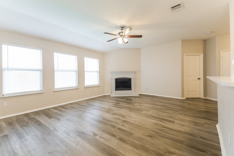 1,790/Mo, 1216 Bent Tree Rd Royse City, TX 75189 Living Room View 2