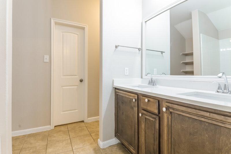 1,790/Mo, 1216 Bent Tree Rd Royse City, TX 75189 Main Bathroom View