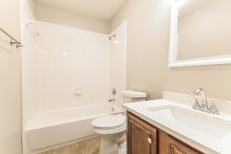 1,790/Mo, 1216 Bent Tree Rd Royse City, TX 75189 Bathroom View