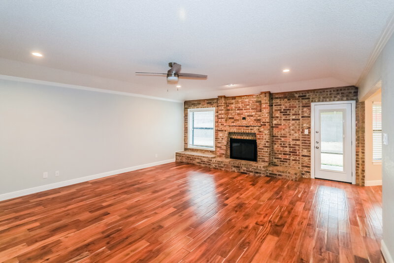 2,800/Mo, 5721 Acapulco Dr North Richland Hills, TX 76180 Living Room View