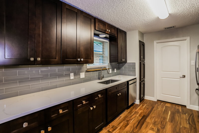 2,800/Mo, 5721 Acapulco Dr North Richland Hills, TX 76180 Kitchen View