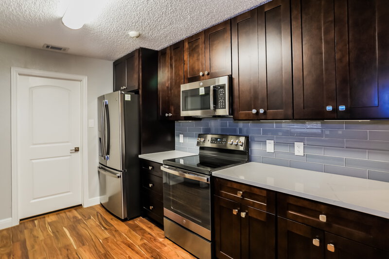 2,800/Mo, 5721 Acapulco Dr North Richland Hills, TX 76180 Kitchen View 2
