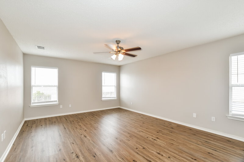 2,700/Mo, 313 Wedgewood Ln Cedar Hill, TX 75104 Main Bedroom View