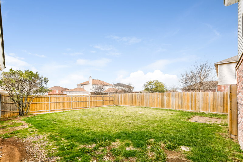 2,700/Mo, 313 Wedgewood Ln Cedar Hill, TX 75104 Rear View 2