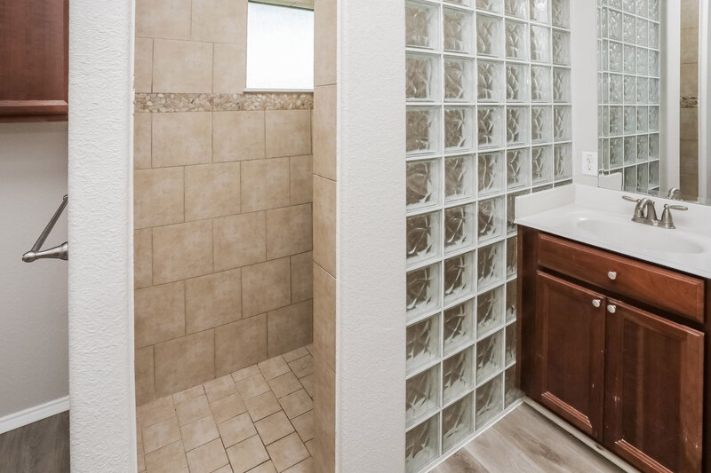 3,620/Mo, 9101 Prairie Hen Dr Fort Worth, TX 76177 Main Bathroom View