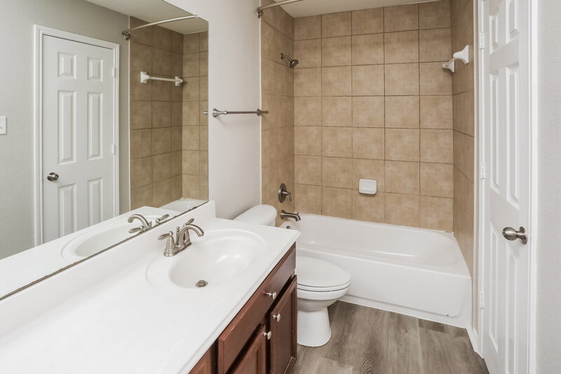 3,620/Mo, 9101 Prairie Hen Dr Fort Worth, TX 76177 Bathroom View