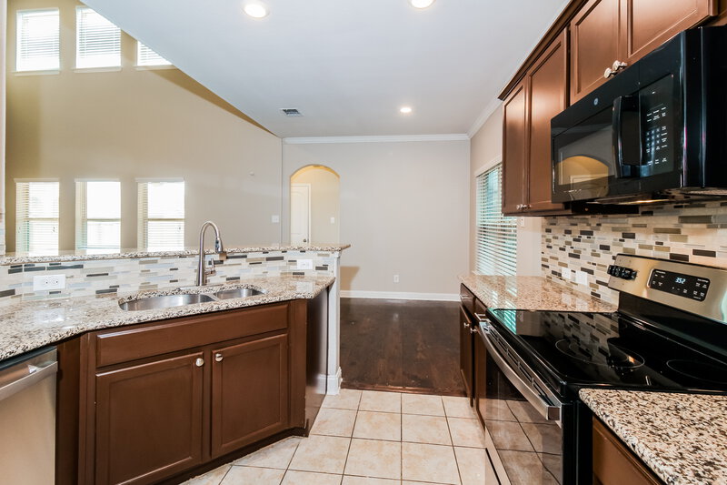2,525/Mo, 501 Big Horn Rd Aubrey, TX 76227 Kitchen View 2