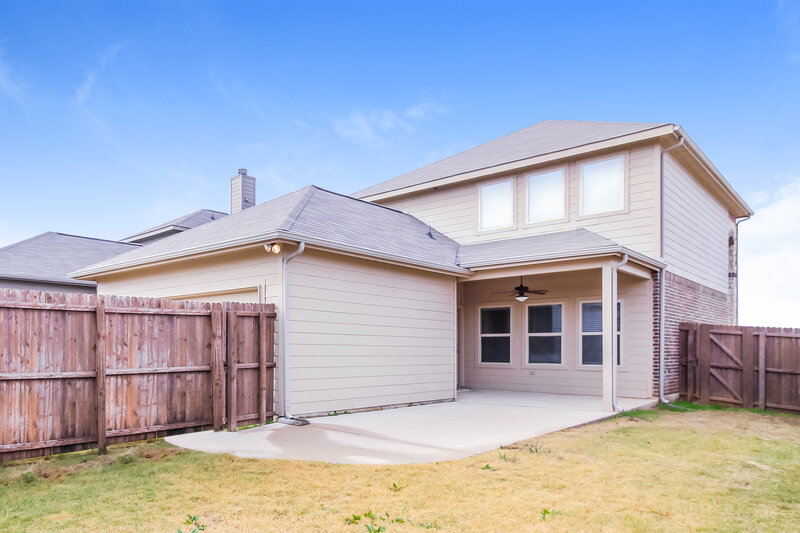 2,525/Mo, 501 Big Horn Rd Aubrey, TX 76227 Rear View