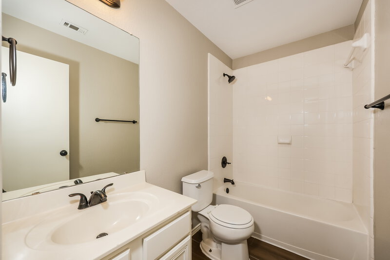 2,090/Mo, 14136 Black Gold Trl Haslet, TX 76052 Bathroom View
