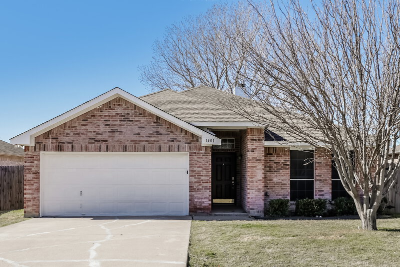 2,240/Mo, 1401 Misty Dr Midlothian, TX 76065 External View