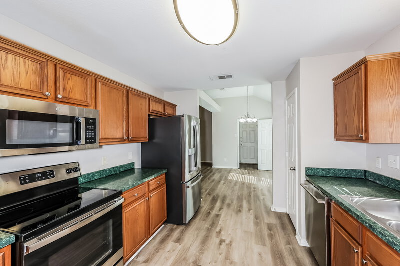 2,240/Mo, 1401 Misty Dr Midlothian, TX 76065 Kitchen View 2