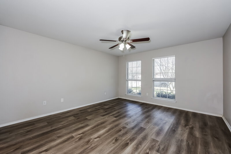 2,240/Mo, 1401 Misty Dr Midlothian, TX 76065 Main Bedroom View