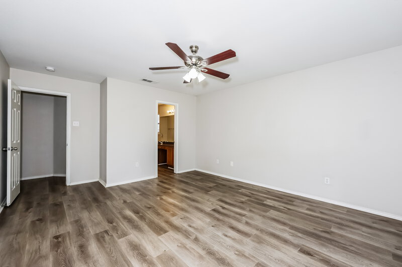 2,240/Mo, 1401 Misty Dr Midlothian, TX 76065 Main Bedroom View 2