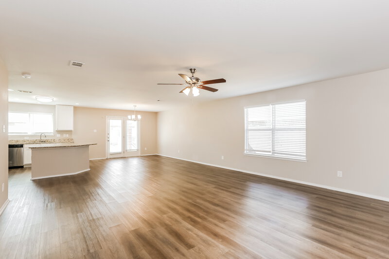 2,125/Mo, 421 Fawn Hill Dr Fort Worth, TX 76134 Living Room View 3